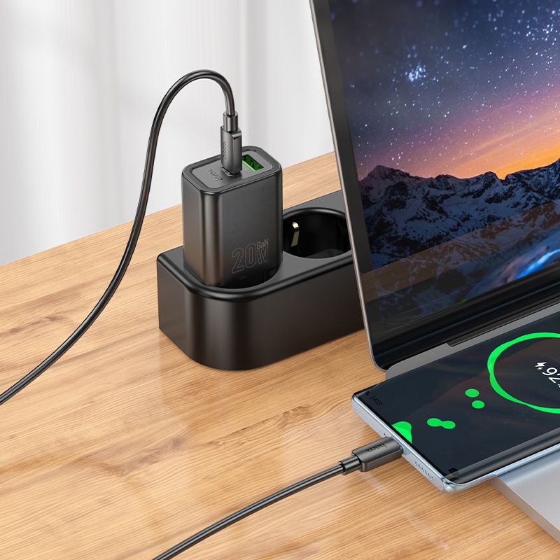 Adapter Hoco N61 USB-C PD20W + USB-C to USB-C 1.0m (must)